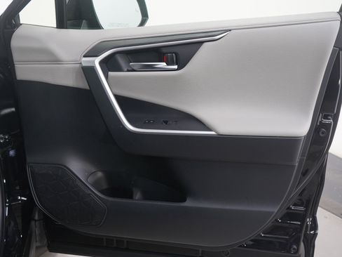 Used 2024 Toyota RAV4 Limited image 11