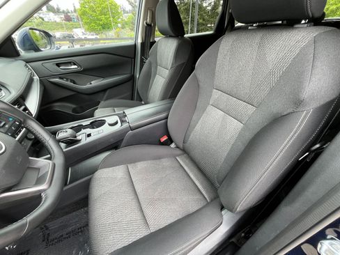 Used 2025 Nissan Rogue SV AWD/4WD image 38
