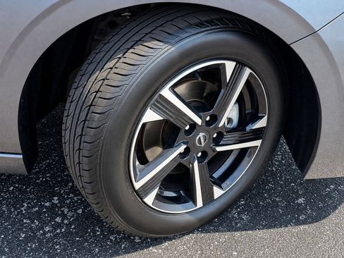 Used 2025 Nissan Sentra SV FWD image 8