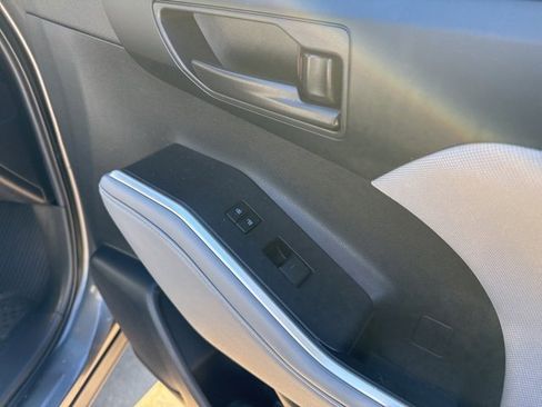 Used 2022 Toyota Highlander LE image 34