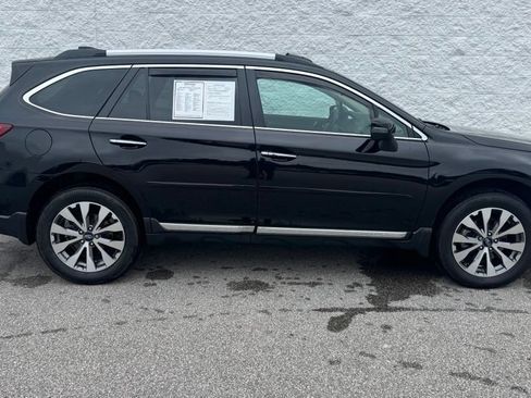 Used 2017 Subaru Outback 2.5i Touring w/ Popular Package #5A AWD/4WD image 2