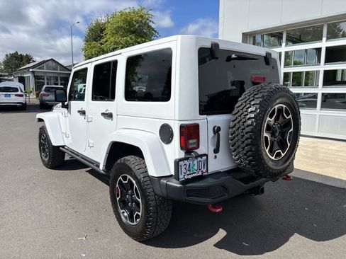 Used 2016 Jeep Wrangler Unlimited Rubicon AWD/4WD image 3