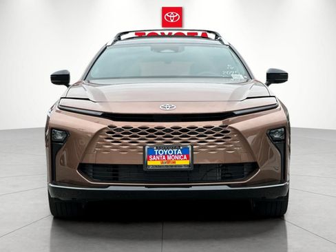 New 2025 Toyota Crown Signia image 7