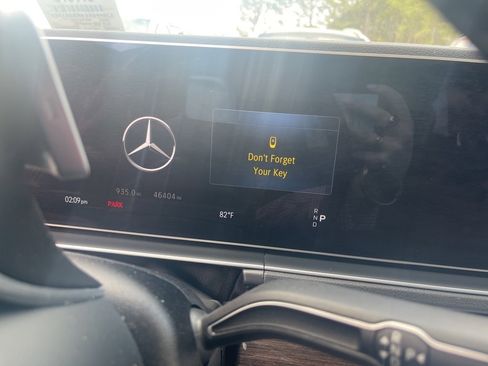 Used 2024 Mercedes-Benz GLS 450 4MATIC image 3