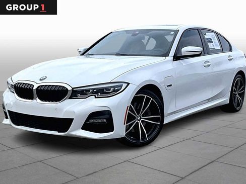 Used 2022 BMW 330e w/ M Sport Package image 1