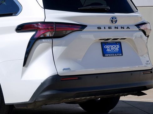 Used 2021 Toyota Sienna XLE w/ XLE Plus Package image 32