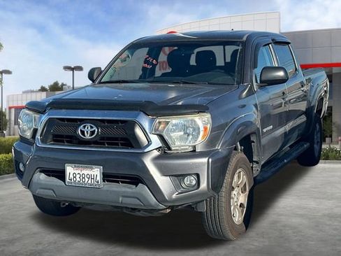 Used 2015 Toyota Tacoma 4x4 Double Cab w/ SR5 Package image 2