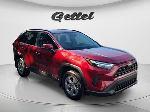 Used 2025 Toyota RAV4 XLE FWD image 3