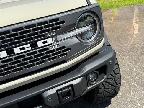 Used 2025 Ford Bronco Badlands AWD/4WD image 11