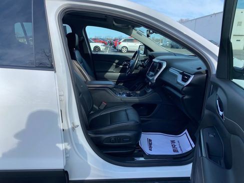 Used 2023 GMC Acadia SLT w/ Elevation Edition image 10