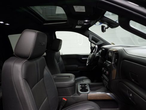 Used 2021 Chevrolet Silverado 1500 High Country w/ Technology Package image 38