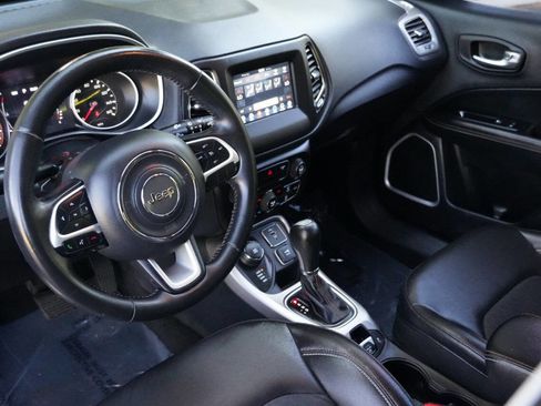 Used 2019 Jeep Compass Latitude image 12