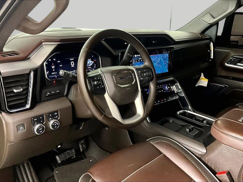 Used 2024 GMC Sierra 2500 Denali w/ Denali Reserve Package AWD/4WD image 17