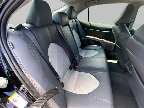 Used 2018 Toyota Camry XLE FWD image 20