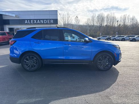 Used 2024 Chevrolet Equinox RS w/ RS Leather Package image 2