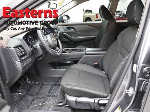 Used 2023 Nissan Rogue S AWD/4WD image 14