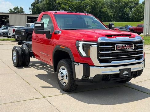 New 2026 GMC Sierra 3500 SLE w/ SLE Convenience Package RWD image 1