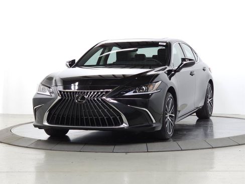 Used 2025 Lexus ES 350 w/ Premium Package FWD image 4