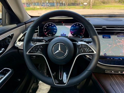 Used 2025 Mercedes-Benz E 350 Sedan image 24