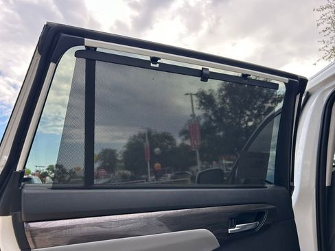 Used 2026 Toyota Highlander Limited image 18