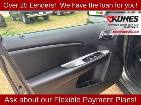 Used 2019 Dodge Journey SE FWD image 14