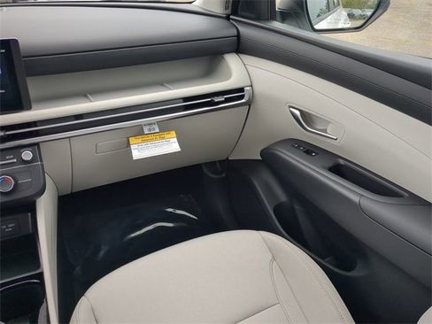 New 2025 Hyundai Tucson SE image 17