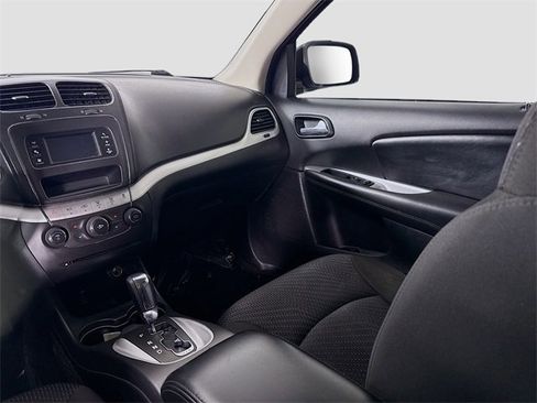 Used 2019 Dodge Journey SE w/ Connectivity Group image 21