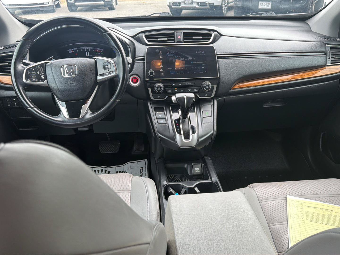 Used 2018 Honda CR-V Touring image 2