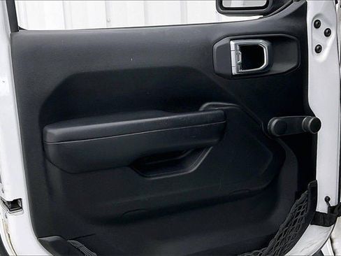 Used 2019 Jeep Wrangler Sport image 20