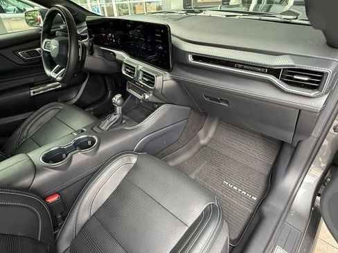 Used 2025 Ford Mustang GT Premium RWD image 16