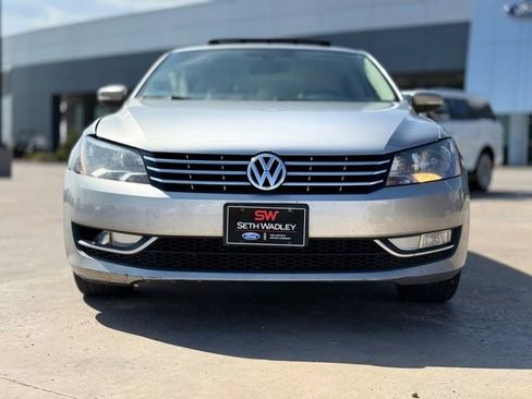 Used 2013 Volkswagen Passat TDI SEL Premium image 3