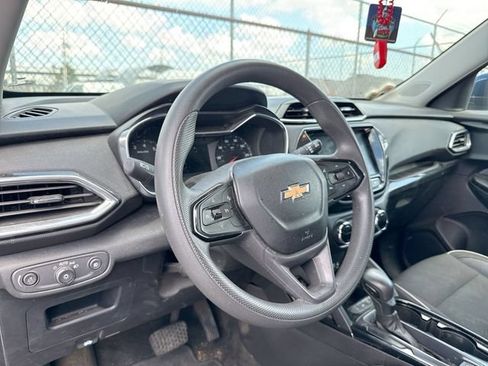 Used 2021 Chevrolet TrailBlazer LT w/ Convenience Package FWD image 7