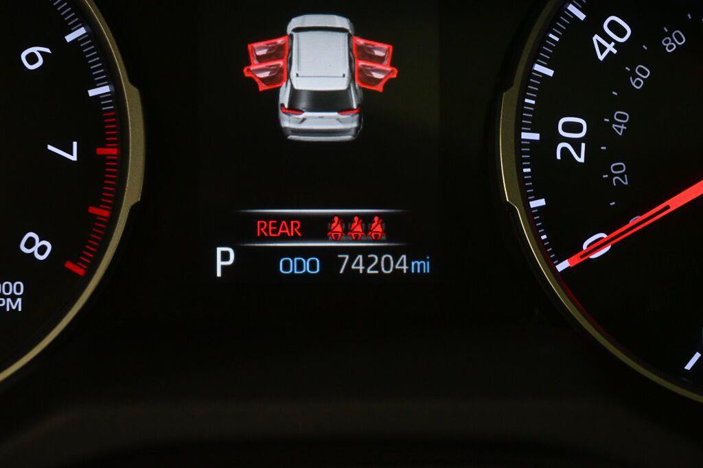 Used 2020 Toyota RAV4 XLE Premium FWD image 10