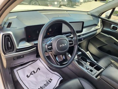 Used 2024 Kia Sorento S FWD image 8