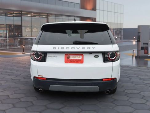 Used 2018 Land Rover Discovery Sport SE image 5