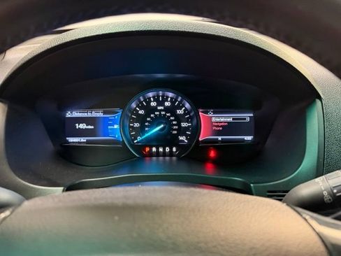 Used 2016 Ford Explorer XLT w/ Equipment Group 202A FWD image 8