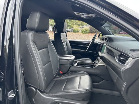 Used 2022 GMC Yukon XL Denali image 54