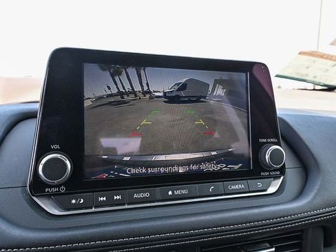 Used 2023 Nissan Rogue S FWD image 29