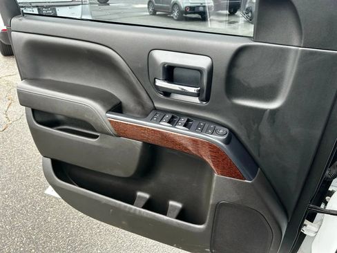 Used 2017 GMC Sierra 1500 SLE w/ SLE Value Package image 28