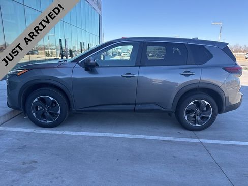 Certified 2025 Nissan Rogue SV image 8