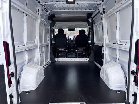 Used 2025 RAM ProMaster 2500 w/ Convenience Group image 23