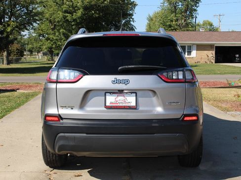 Used 2020 Jeep Cherokee Latitude FWD image 8