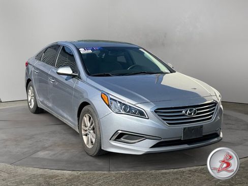 Used 2016 Hyundai Sonata SE FWD image 1