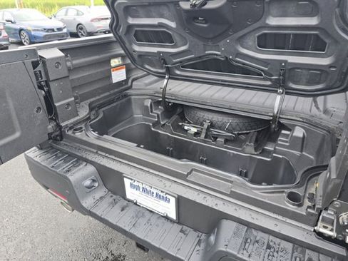 Used 2025 Honda Ridgeline Black Edition image 16