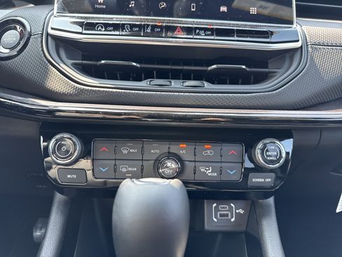 New 2025 Jeep Compass Limited w/ Sun & Sound Group image 21