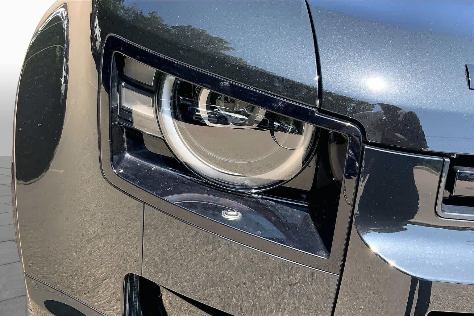 Used 2026 Land Rover Defender 110 X-Dynamic SE AWD/4WD image 14