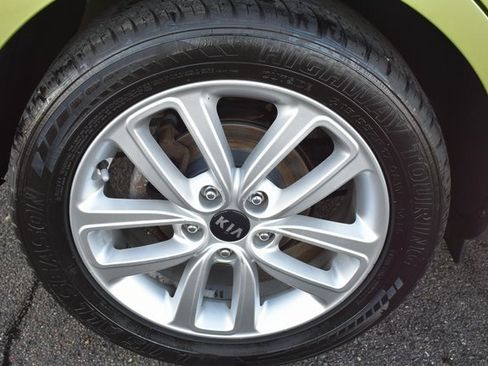 Used 2017 Kia Soul + image 39