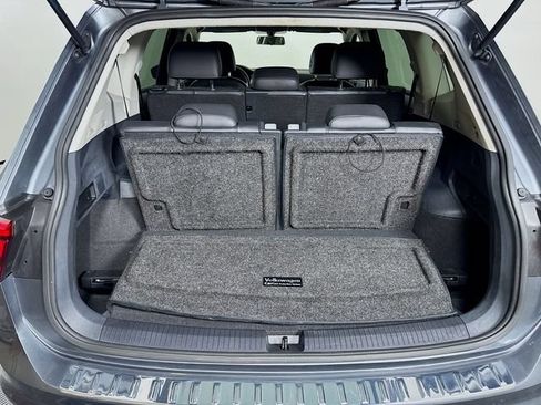 Used 2020 Volkswagen Tiguan SE FWD image 40