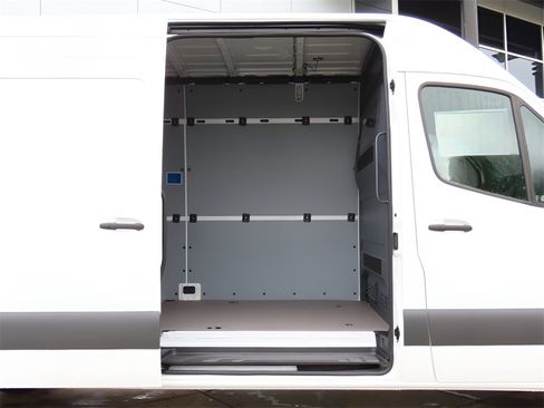 Used 2024 Mercedes-Benz Sprinter 3500 image 17