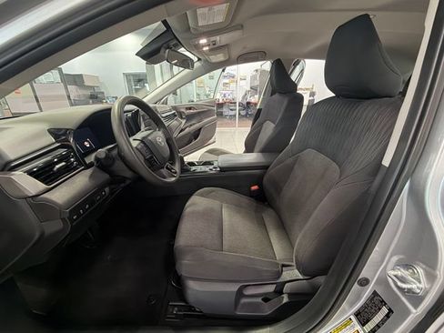 Used 2025 Toyota Camry LE FWD image 11